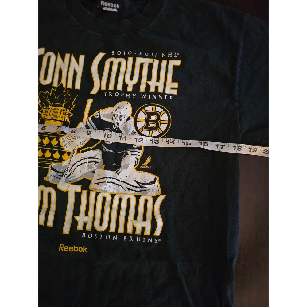 Reebok Tim Thomas Boston Bruins Conn Smythe Trophy Winner 2010 2011 NHL TShirt M - Picture 4 of 5